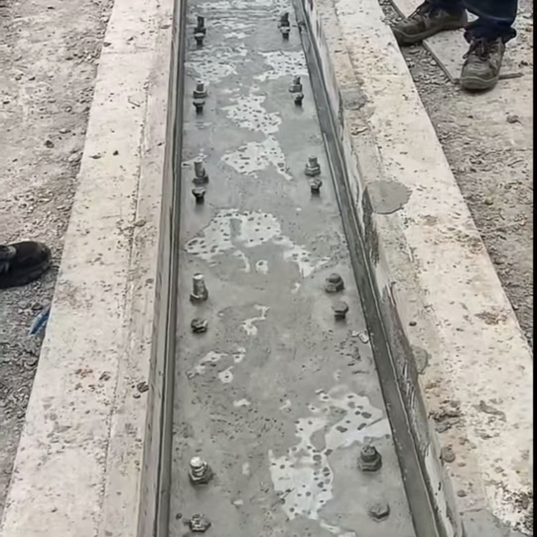 城北港口码头起重机龙门吊重型机械设备稳固用早强快凝轨道胶泥